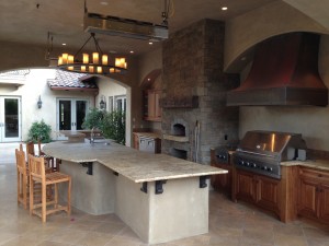 Outdoor Kitchen with Pizza Oven, Heating Lamps, Barbecue